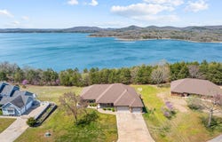 181 Merlot Road, Lampe, MO 65681