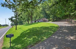 2135 OLD LANCASTER PIKE, REINHOLDS, PA 17569