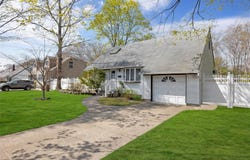 5 Krause Street, Bay Shore, NY 11706
