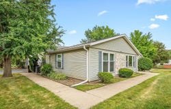 3200 W Carthage, FREEPORT, IL 61032