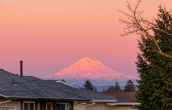 1700 RAINIER Rd, Woodburn, OR 97071