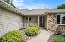 1024 N Josephine Ave, Madison, SD 57042
