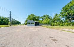 19510 NE HWY 301, Waldo, FL 32694
