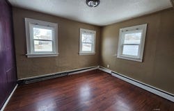 512 E Barry St, Glendive, MT 59330