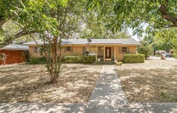 1215 Poindexter Avenue, Cleburne, TX 76033