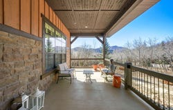 82 N MEADOW Dr N, Springville, UT 84663