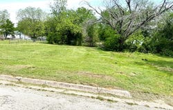 205 W Houston Street, Bowie, TX 76230
