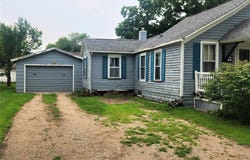 8 E Mcgregor Street, Algona, IA 50511