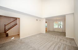 1075 Creekside Drive, Wheaton, IL 60189