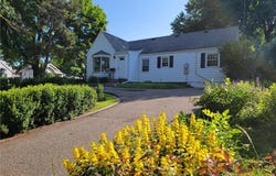 4240 Lake Road Avenue, Robbinsdale, MN 55422