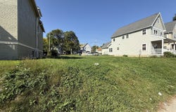 2523 N 35th St, Milwaukee, WI 53210