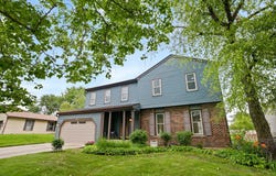 545 Ridgefield Drive, Roselle, IL 60172