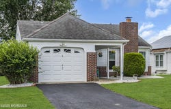 5 Oakham Row, Manchester, NJ 08759