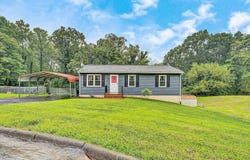 1900 Captain DR, Salem, VA 24153