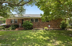 651 W Shore Drive, Swansboro, NC 28584