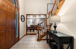 1494 Parkway Dr, Ashwaubenon, WI 54304