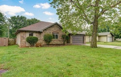 1436 W Whiteside Street, Springfield, MO 65807