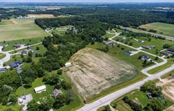3672 State Route 160, Highland, IL 62249