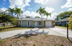 120 Swan Parkway W, Royal Palm Beach, FL 33411