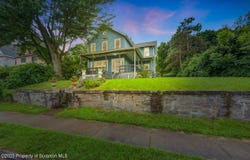 910 S Valley Avenue, Olyphant, PA 18447