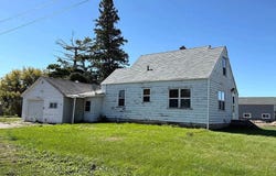 221 Minnesota Avenue E, Sebeka, MN 56477