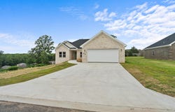 513 Madeleine Circle, Austin, AR 72007