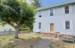 1048 ELROD AVE, Coos Bay, OR 97420