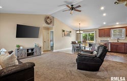 509 HARRISON Drive, Mechanicsburg, IL 62545