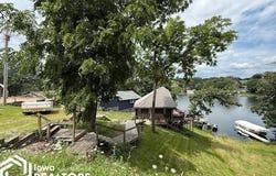 1041 Lakeshore Drive, Brooklyn, IA 52211