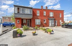 18 N WASHINGTON STREET, GETTYSBURG, PA 17325