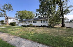8 Corey Drive, Oakhurst, NJ 07755