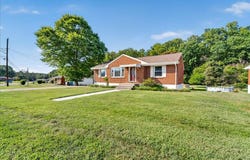 2048 Laura RD NW, Roanoke, VA 24017