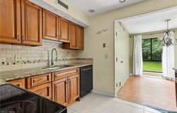 6270 Greenwood unit: 402, Northfield, OH 44067