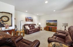 916 17th Ave E, Jerome, ID 83338