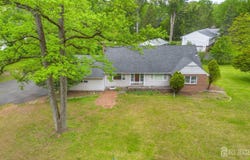 108 Midwood Way, Colonia, NJ 07067