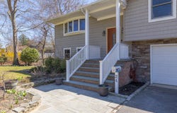 24 Oak Street, Saint James, NY 11780