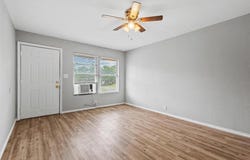 701 W Hull Street, Denison, TX 75020