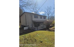 166 Tanbark Lane, Tannersville, PA 18372