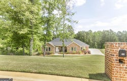 304 Wilsons Creek, Bonaire, GA 31005