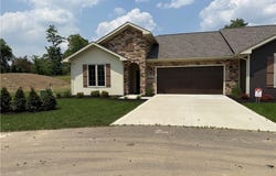 2174 Via Luna Circle NW unit: 15, Massillon, OH 44646