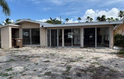 325 E MADEIRA AVENUE, MADEIRA BEACH, FL 33708