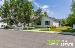 641 Oakwood Dr, Powell, WY 82435