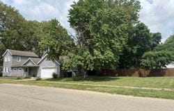 600 EDWARD Street, Henry, IL 61537