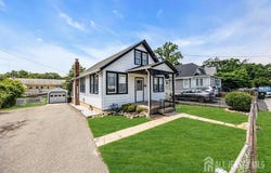 348 Woodbine Way, Old Bridge, NJ 08879