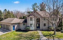 20400 Robinway Drive, Clinton Twp, MI 48036