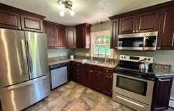 170 Treetop Ave, Springfield, MA 01118