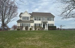 4 Augusta Ct, Monroe, NY 10950