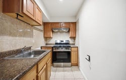 89 Ferry St, Jersey City, NJ 07307