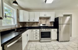 206 E Chestnut Street, Houston, MO 65483