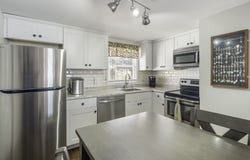 28 Rowe Place, Bristol, CT 06010